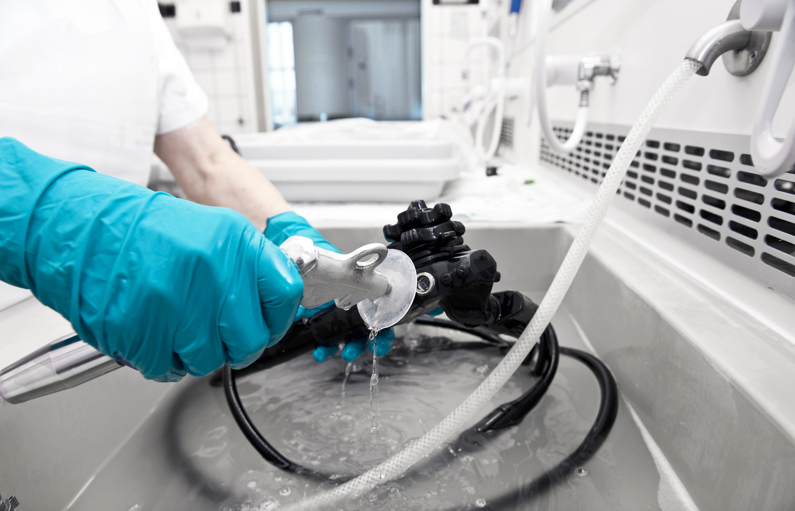 Accurate and timely verification of endoscope cleanliness