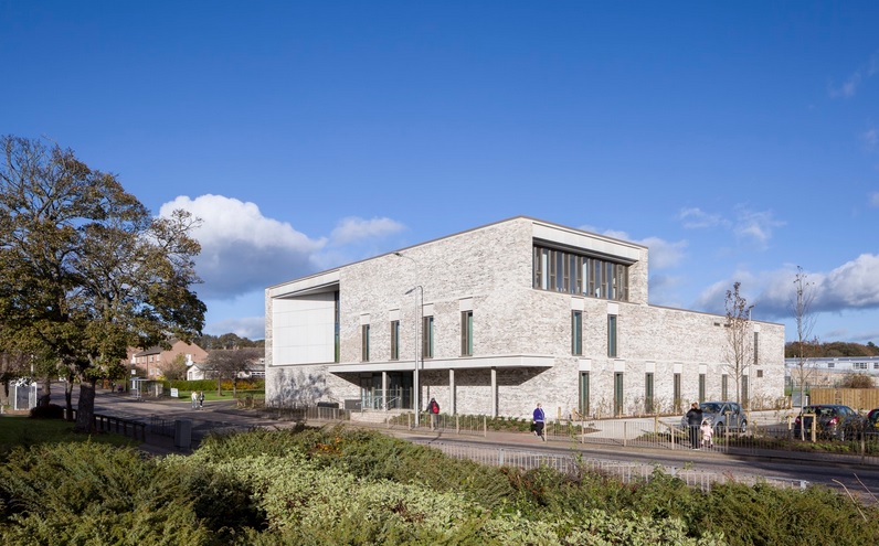 Hoskins Architects won the Award for Best Primary Care (New Build) for Allermuir Health Centre