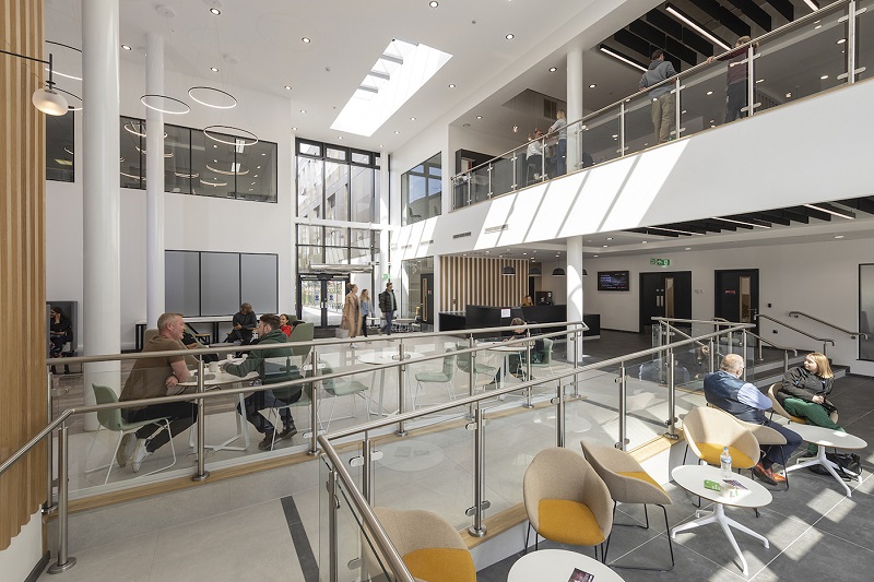 Blending healthcare and higher education design knowledge, Pick Everard has created a building that caters to the next generation of healthcare professionals