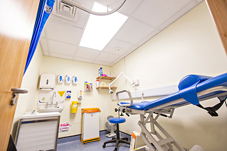 Dextra Group’s energy saving bespoke luminaires aid North London Hospital in its struggle for sustainability