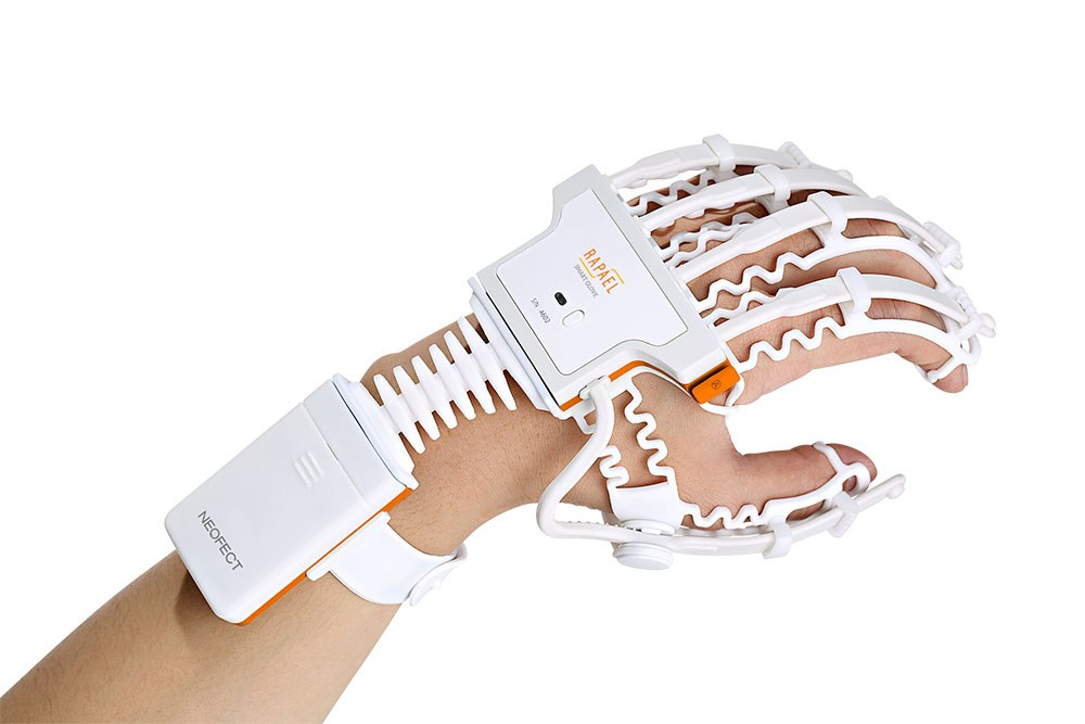 The award for <b>Best Aids and Equipment</b> went to Neofect for its RAPAEL Smart Glove