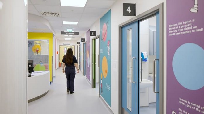 The interior of the building was designed in collaboration with staff, patients, and their families. Image by Jim Stephenson