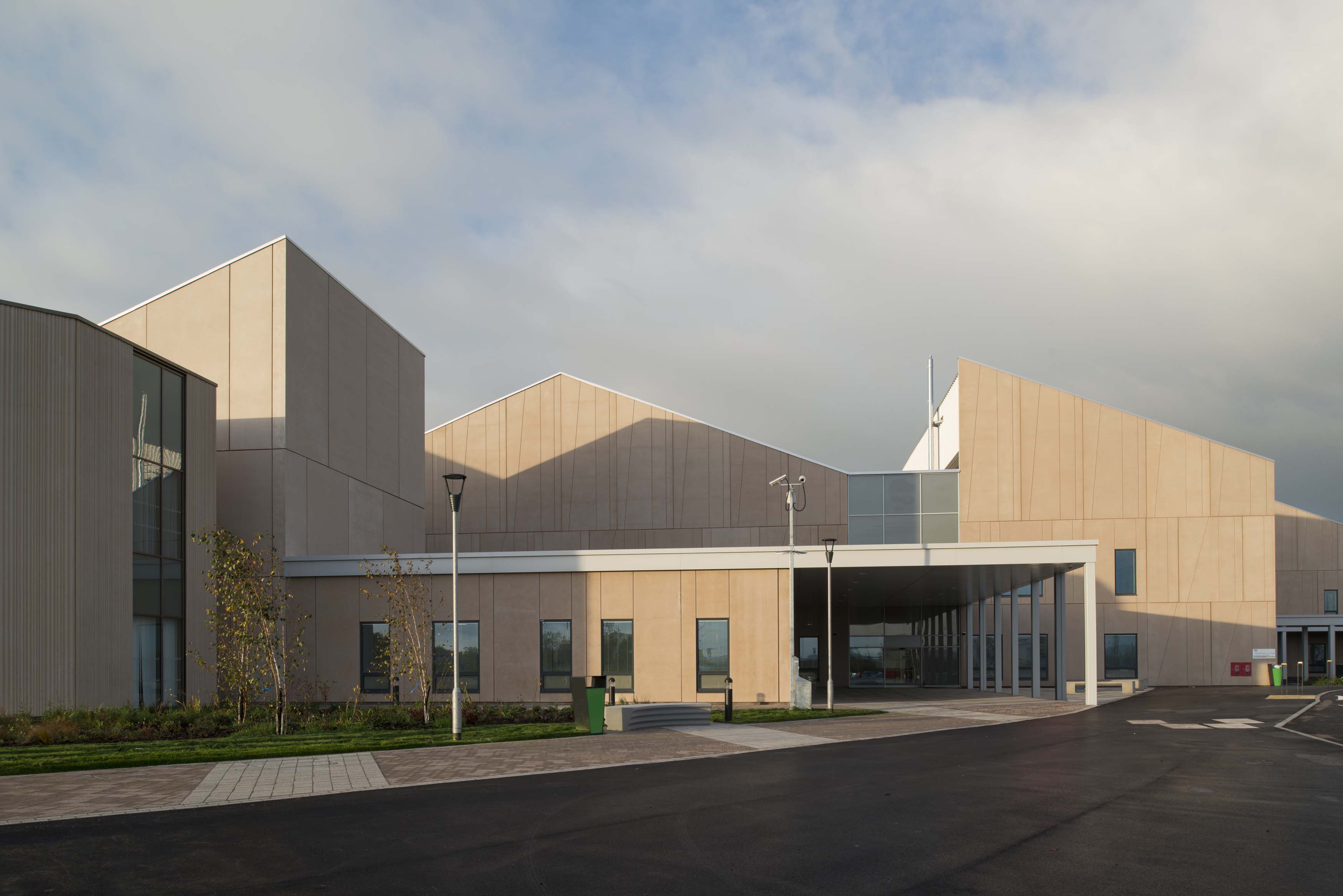 New Dumfries and Galloway Royal Infirmary opens

