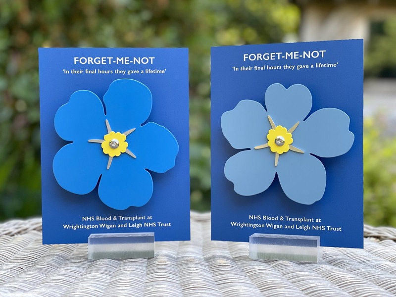 In addition to the sculpture, individual forget-me-not mementos were created to honour the families of donors