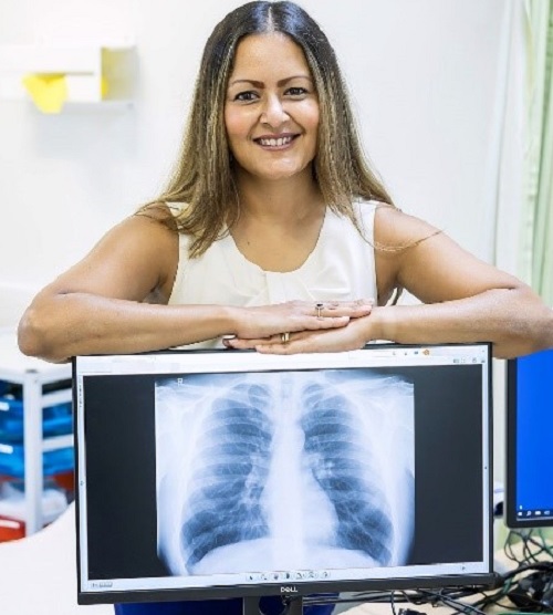 Dr Amrita Kumar, consultant radiologist and AI clinical lead at Frimley Health NHS Foundation Trust, with Qure.ai’s qXR Chest X-ray solution