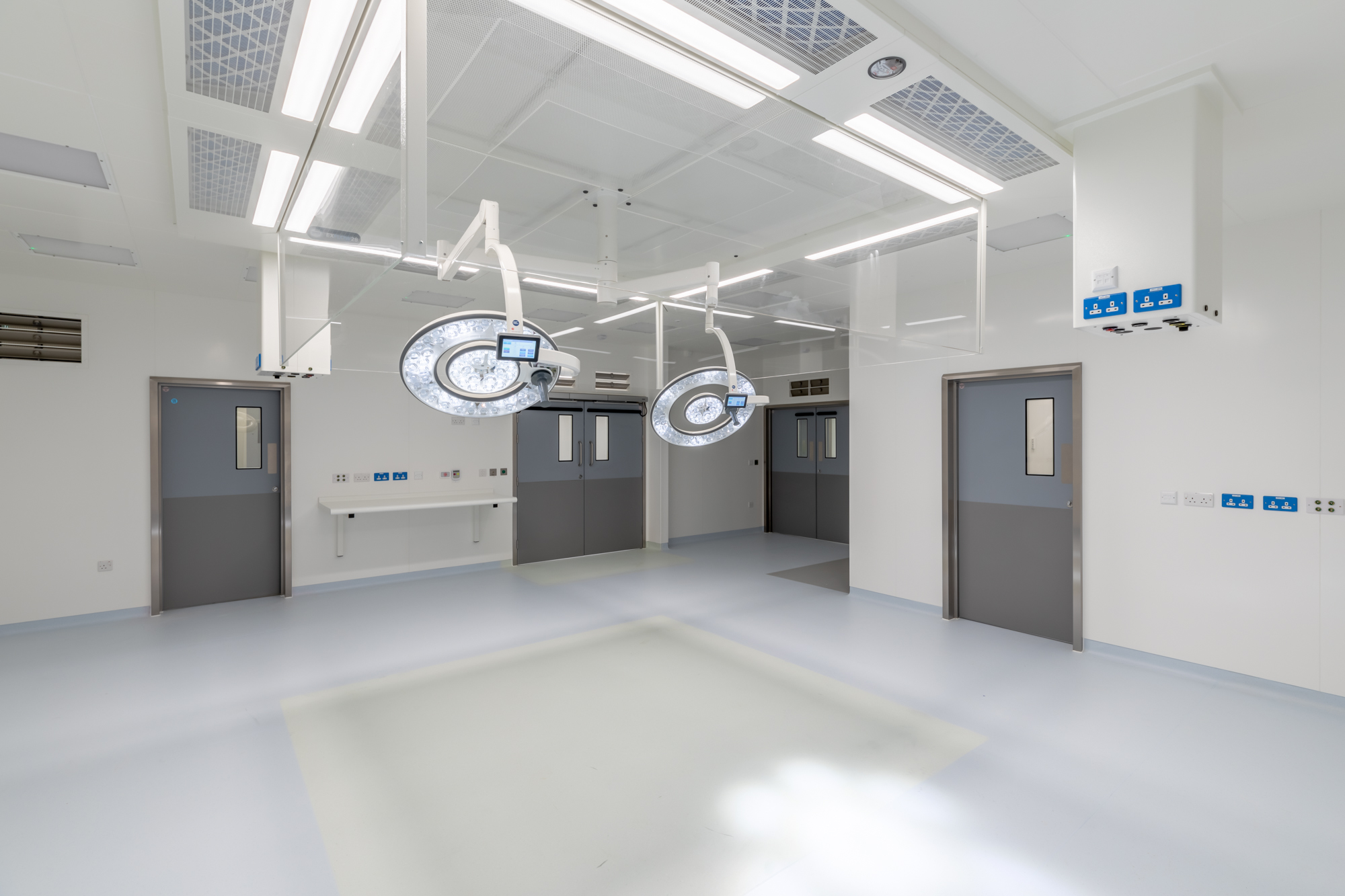 Award-winning modular operating theatre available for rehire after completing over 400 procedures