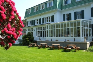 Cancer \'hotel\' provides an exemplar for care delivery