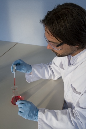 Comment: Soluble chlorine disinfectants vital for Ebola containment