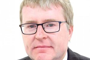 Critics slam Government investment in new hospital projects