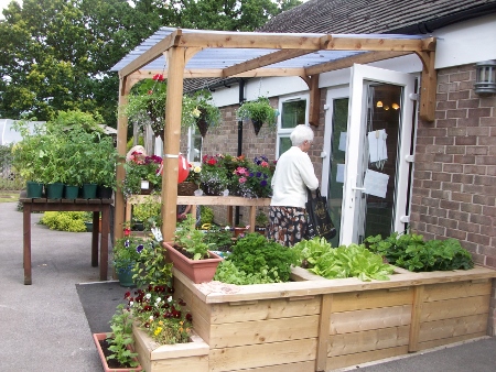 Dementia challenges eased with fresh air