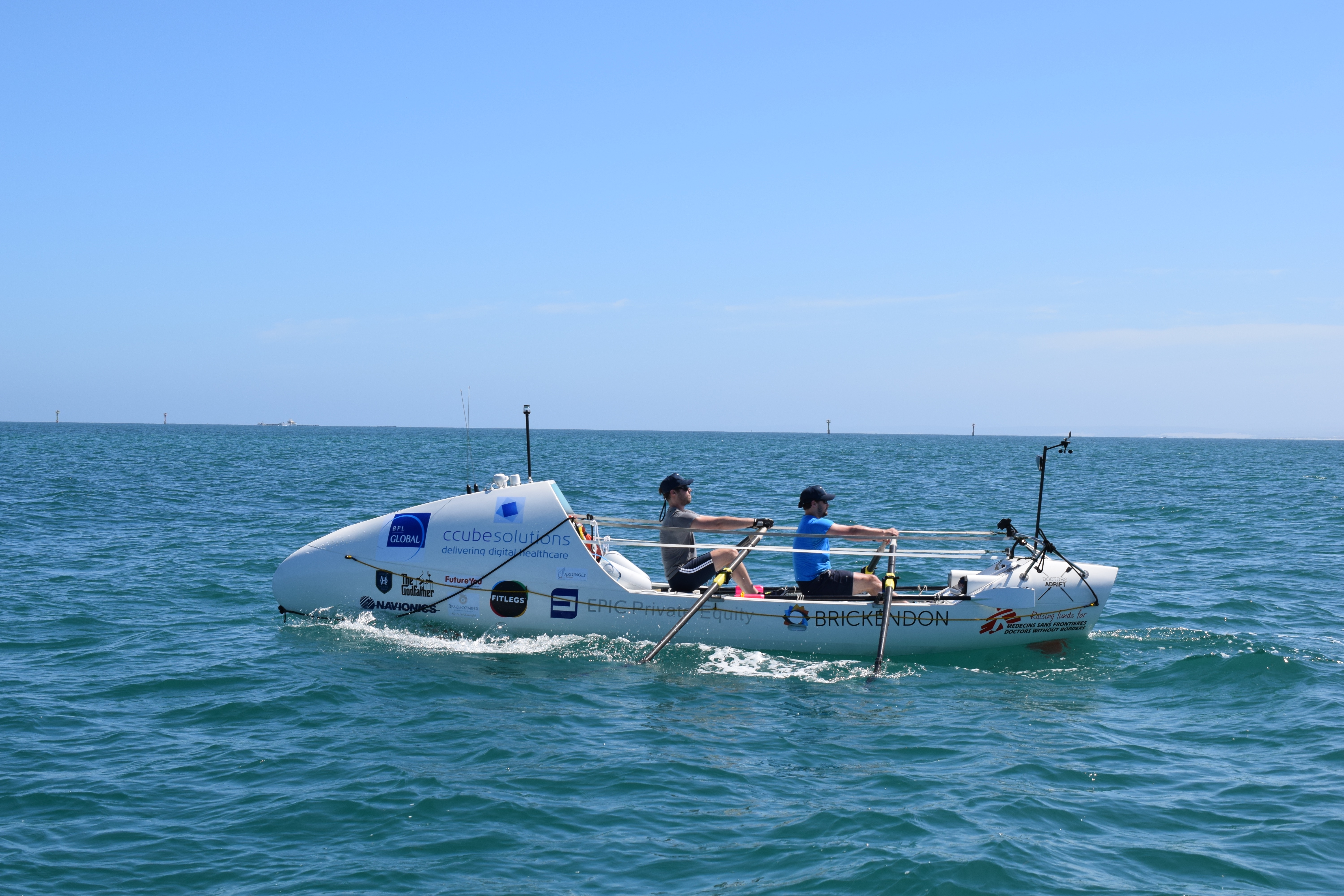 Doctors Adrift hit halfway mark in Indian Ocean rowing challenge 