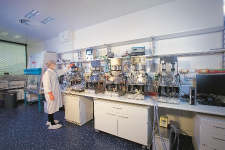 Easy cleaning, economic care and extreme durability
