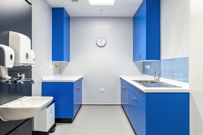 Two different shades of blue were used for storage to reflect the sky and sea in the surrounding landscape