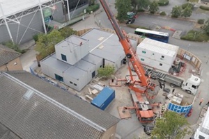 Giant crane lifts endoscopy unit into place in Swindon