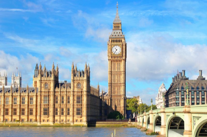 Government funding supports expansion of family hubs across England