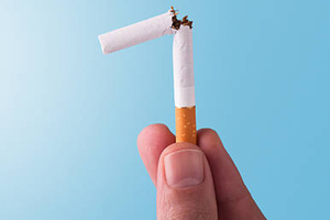 Handing out vapes in A&E helps smokers quit, study finds