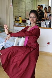 CW+ devises patient participation projects run by artists, including dance sessions with Akademi 