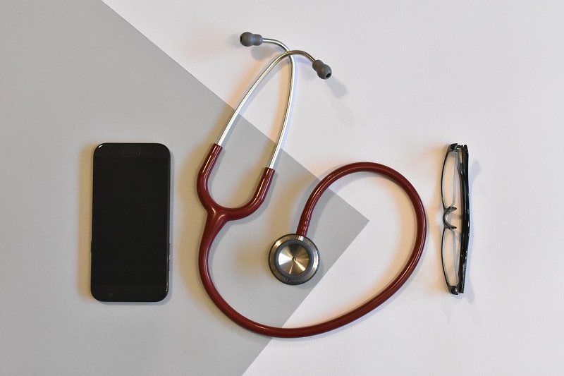 Healthcare professionals needed for free virtual consultation service