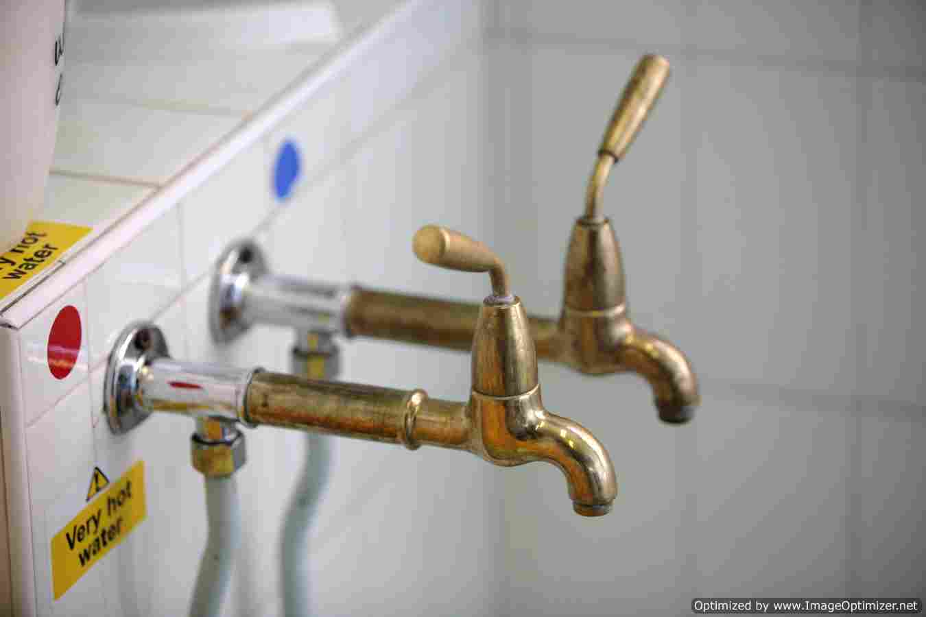 Hospitals slammed for shunning bug-busting copper surfaces