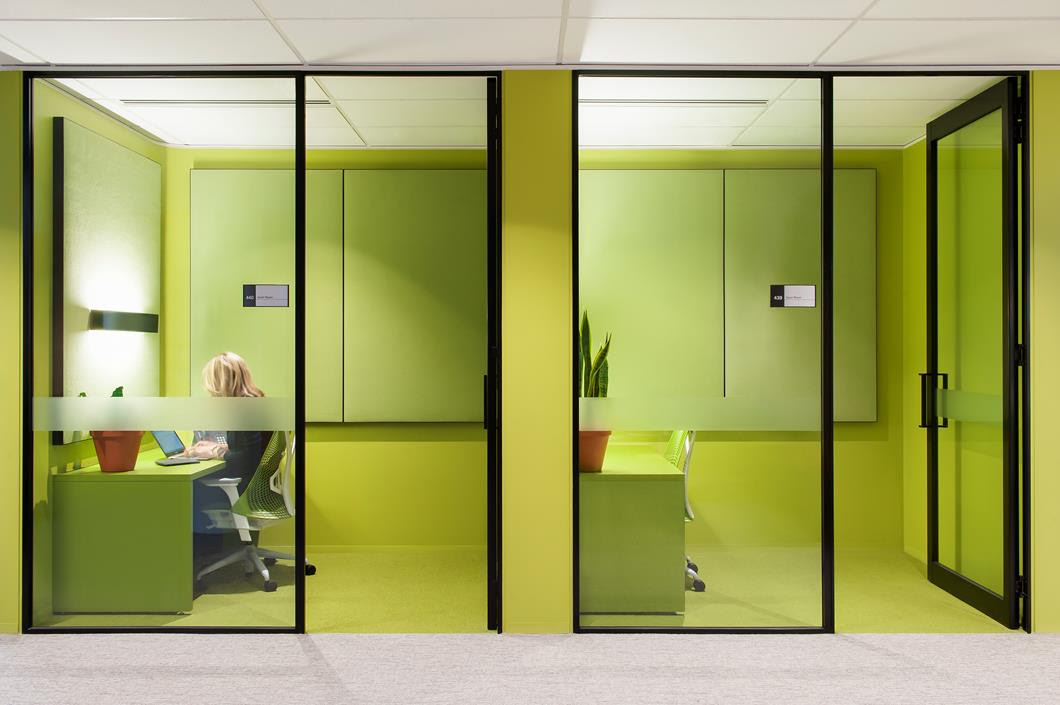 Improving staff communication through emergency room design 