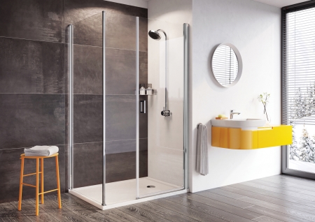 Innov8 pivot door with in-line panel