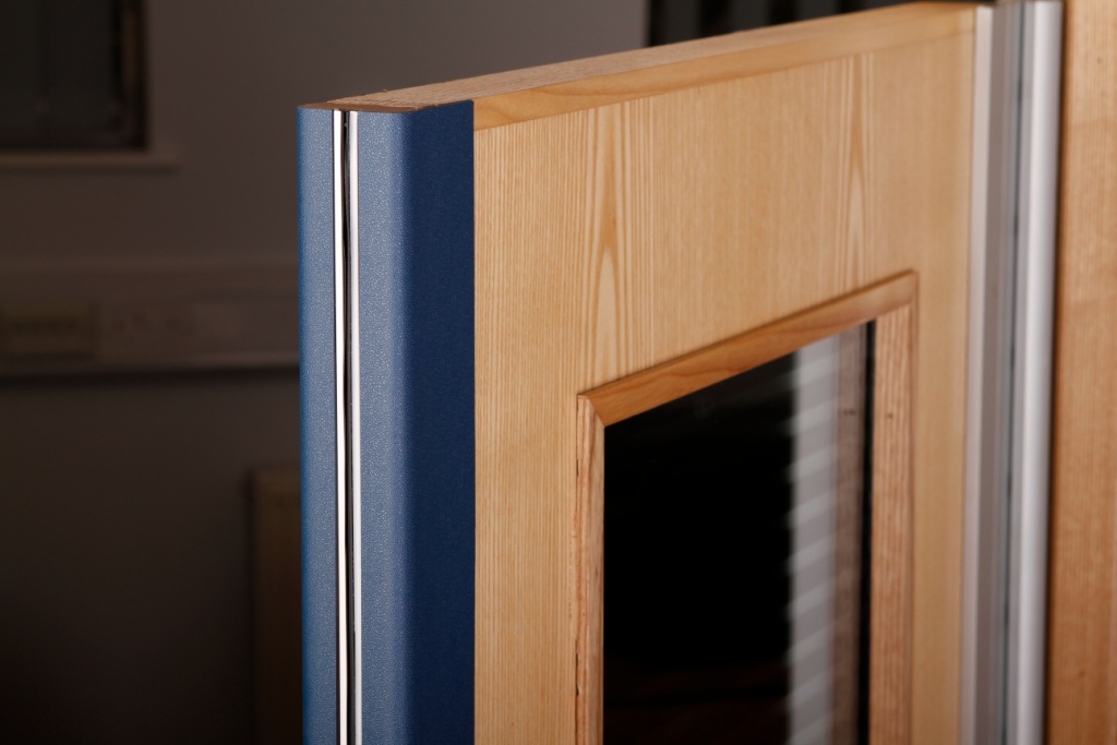 Intastop unveils easy-installation door edge guard