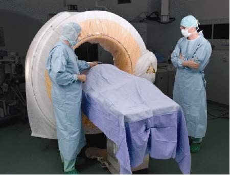 London surgeons first in UK to use new imaging system