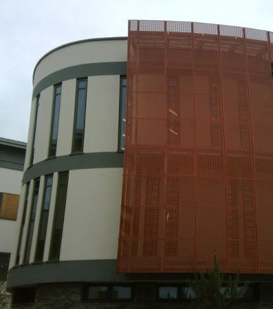 Maple puts new hospital in the shade