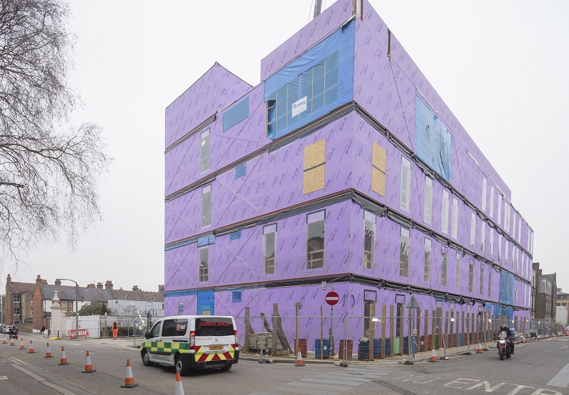 Milestone in construction of new outpatient building at London hospital