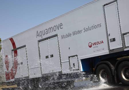 Mobile water decontamination solution for healthcare premises