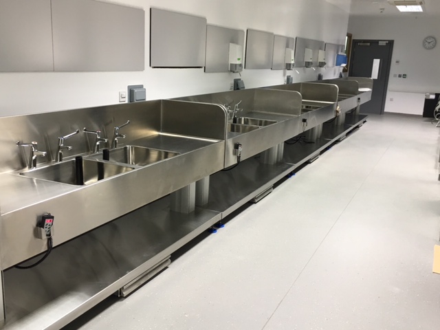 New rise and fall endoscopy sinks