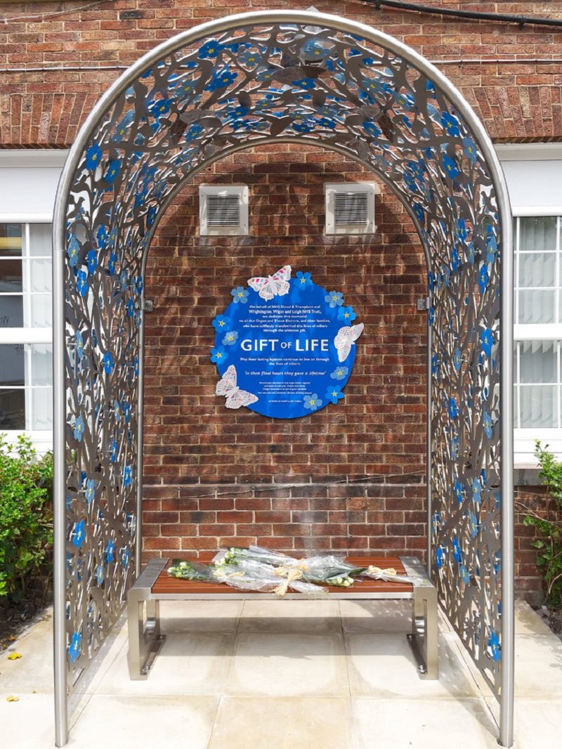 Organ donation sculpture unveiled at Royal Albert Edward Infirmary