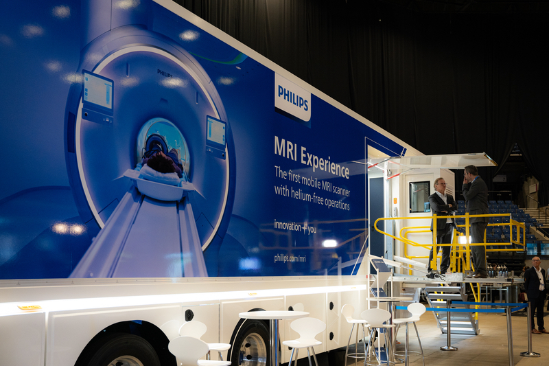 Philips launches the UK’s first virtually helium-free MRI truck with its BlueSeal Technology