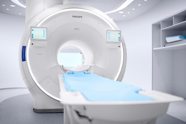Philips unveils world's-first MR technology with fully-sealed magnet