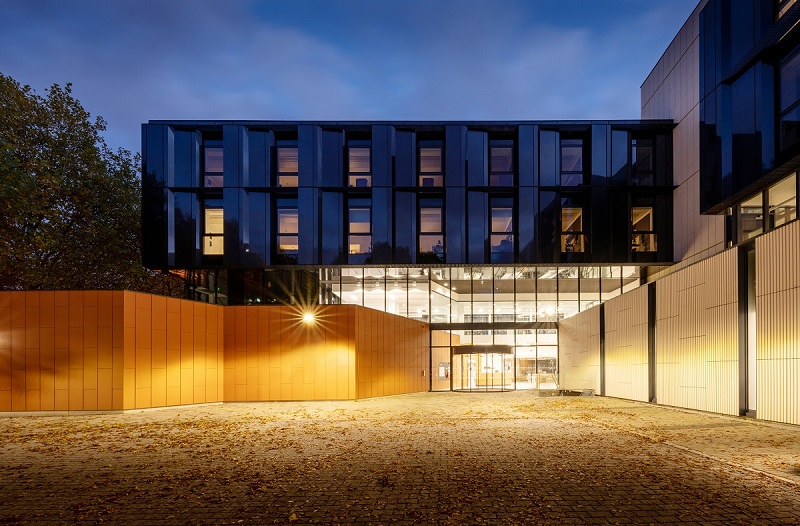 Private hospital sets benchmark for flexible, efficient design