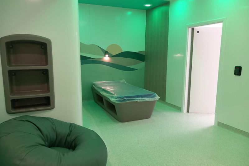 Queen’s Hospital opens mental health space for young patients