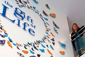 Royal Berkshire Hospital organ donation artwork symbolises the ‘gift of life’