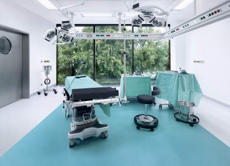 Rubber floors for OT ergonomics