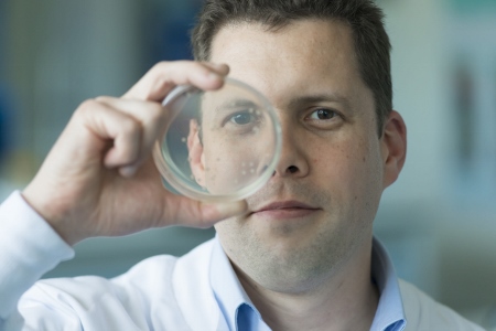 Scientists discover new way to prevent urinary catheter infections 