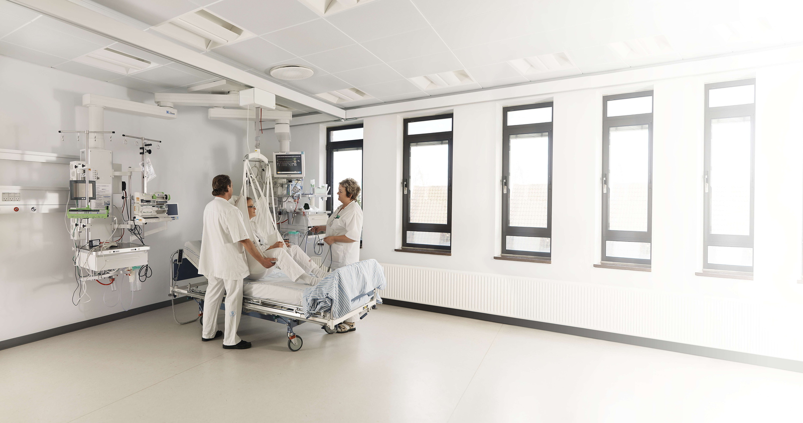 Time to change – forward thinking with ceiling hoists
 