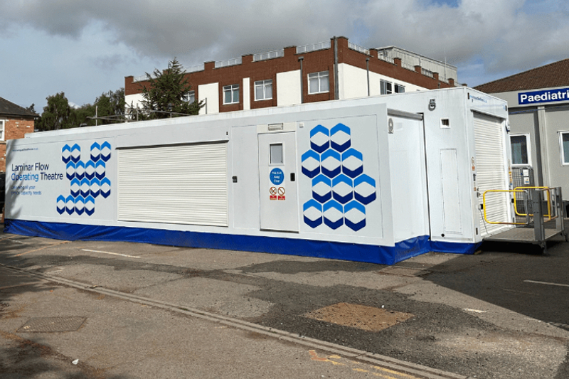 Modular healthcare expert Vanguard launches new larger Laminar Flow Operating Theatre