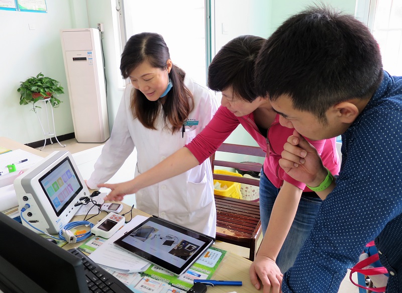 Wearables and digital healthcare in the context of COVID-19